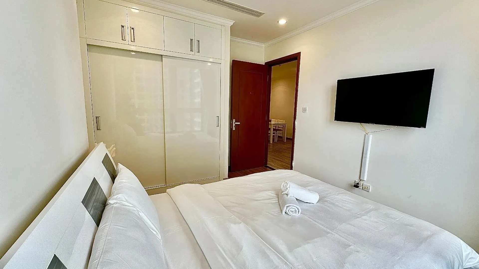 Luxury Stay Vinhomes Landmark Apartment Ho Chi Minh City 0*,  Vietnam