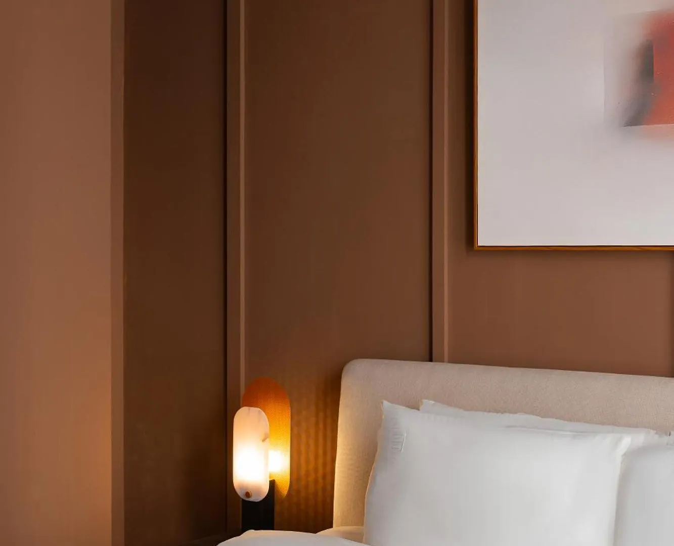 Luxury Stay Vinhomes Landmark Apartment contacts