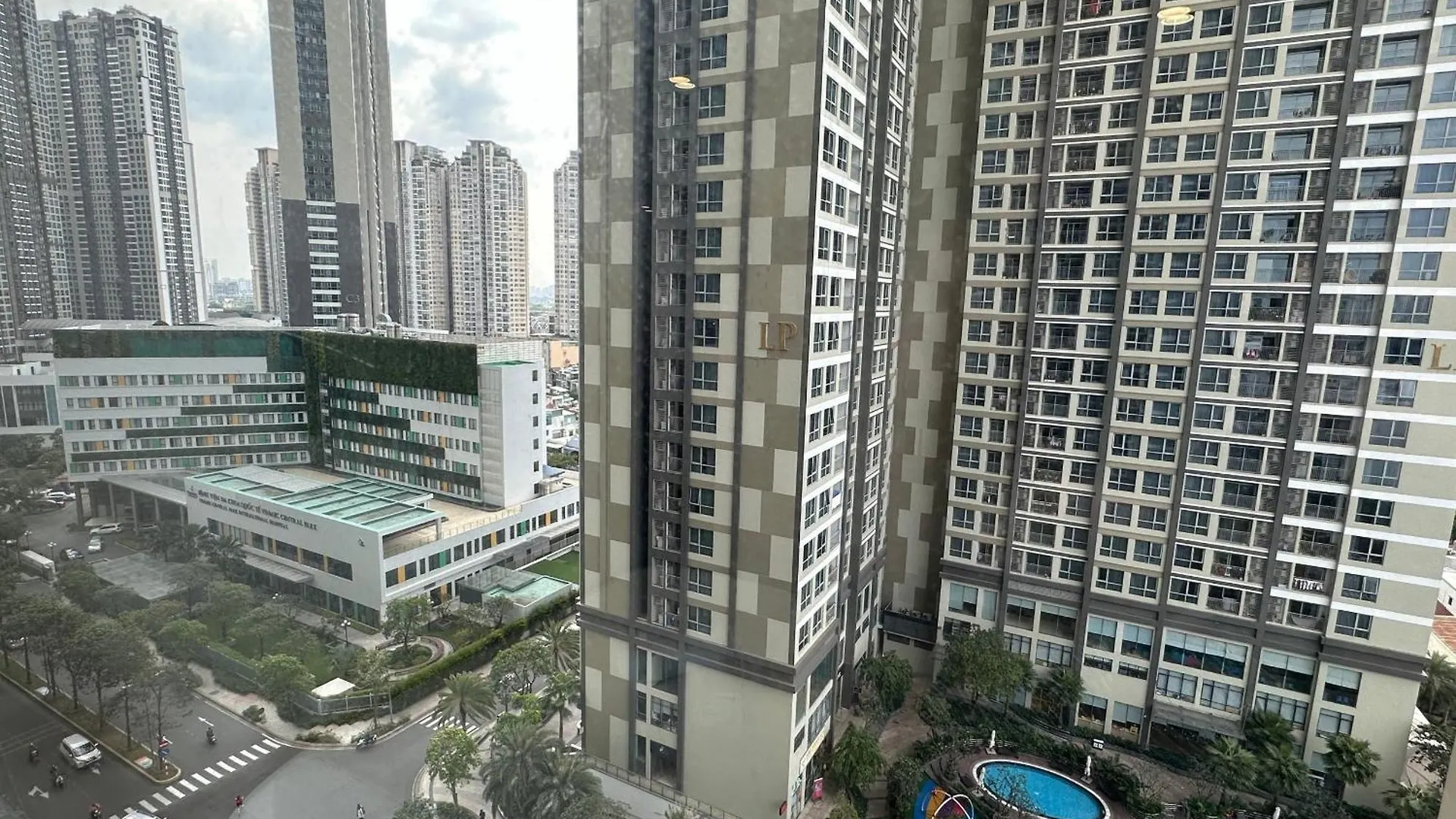 Luxury Stay Vinhomes Landmark Apartment Ho Chi Minh City 0*,